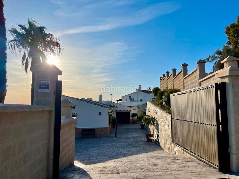 Foto b53ac951-3bb5-45fc-84d7-dbacad6891a0. Chalet con camino riscaldamento parcheggio piscina in Algarrobo