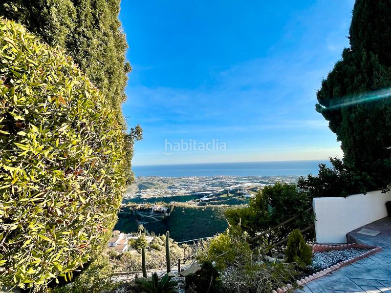 Foto e9edaad5-b25c-4ce4-865a-5fc45371a588. Chalet con camino riscaldamento parcheggio piscina in Algarrobo