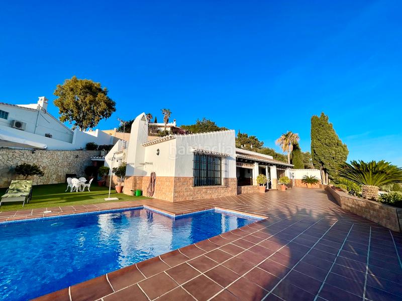 Foto eff169b1-9a0e-4086-9dc0-e872c4677c06. Chalet con camino riscaldamento parcheggio piscina in Algarrobo