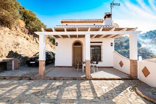 Casa  N/a. Casa de campo en venta frigiliana con 2 dormitorios y piscina