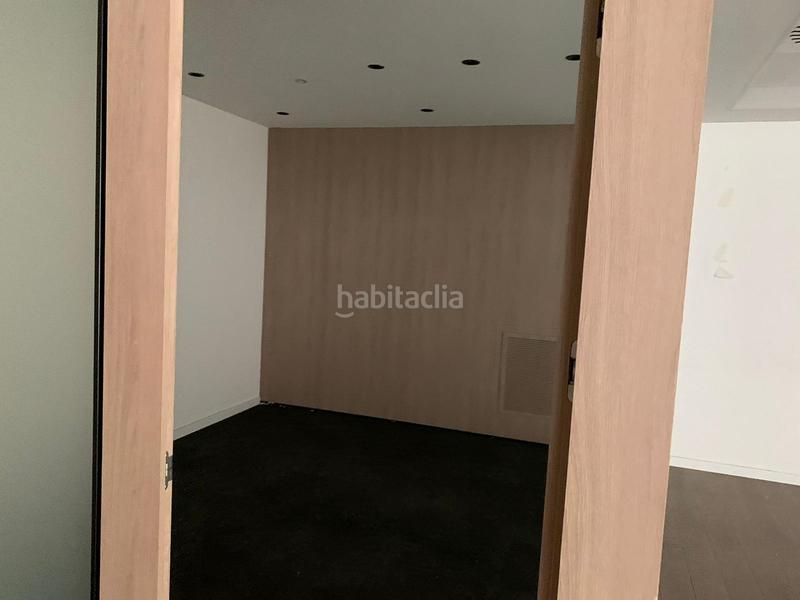 Foto b00fb51b-da0d-40f0-9a5e-3cab3a2ae5f0. Affitto locale commerciale con riscaldamento in Centro Torre del Mar