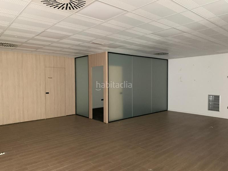 Foto ac275bbf-3c9b-4dd4-8c15-0a2352c0f50f. Lloguer local comercial amb calefacció a Centro Torre del Mar