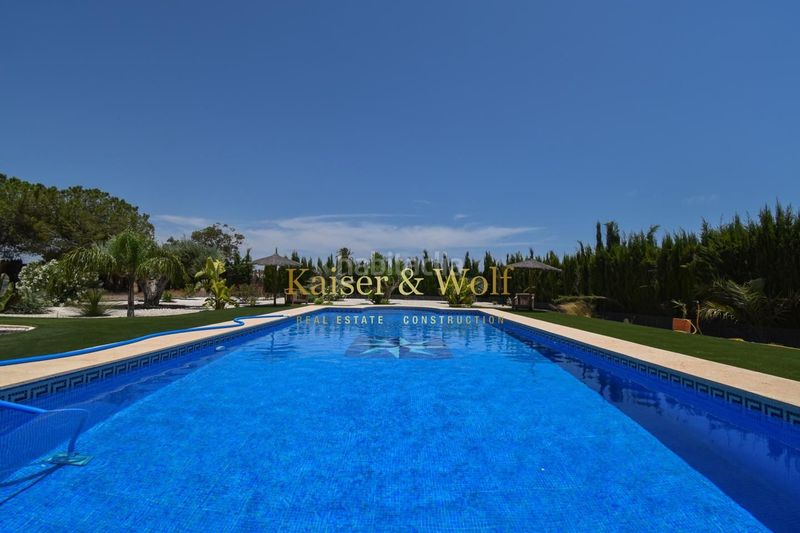 Foto 27cbc736-5af9-4d69-bf0f-edeb8dcee2f6. Casa amb calefacció piscina a Las Bayas Elche / Elx