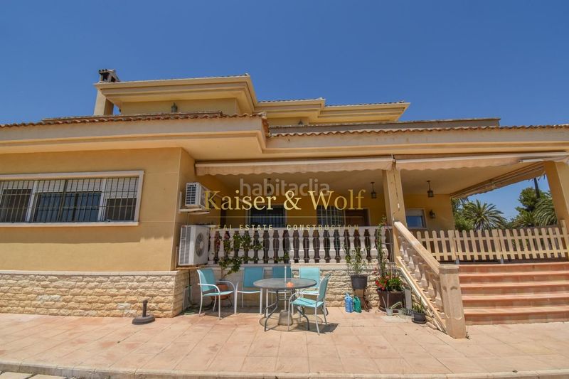 Foto 3e46f898-f089-414d-8508-d702481fb3d6. Casa amb calefacció piscina a Las Bayas Elche / Elx