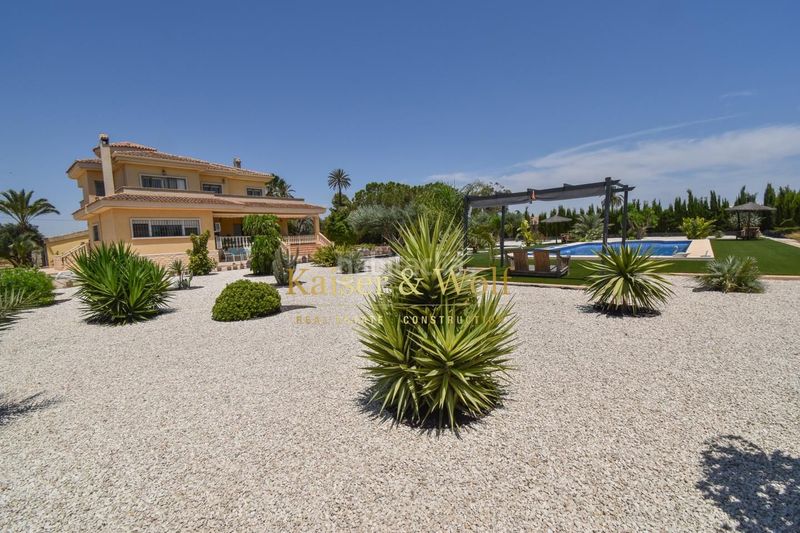Foto 8c1600e8-4be2-4287-81a9-505b60892052. Casa amb calefacció piscina a Las Bayas Elche / Elx