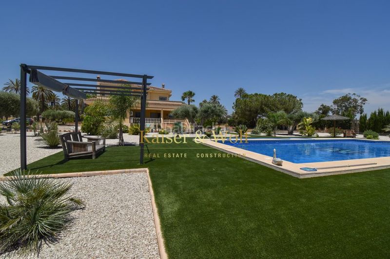 Foto a4d6c288-7c21-4633-9534-1fb2a6c744b8. Casa amb calefacció piscina a Las Bayas Elche / Elx