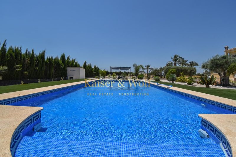 Foto a5bd10a1-c9a9-44ee-be70-1ad160790d93. Casa amb calefacció piscina a Las Bayas Elche / Elx