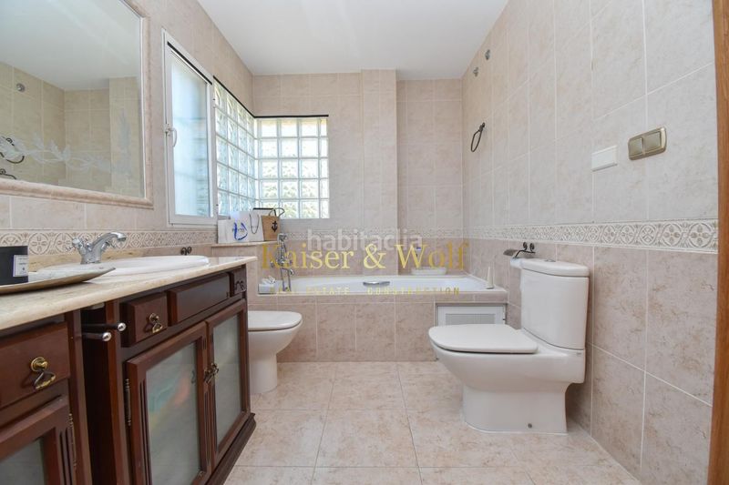 Foto b4524cb3-f043-430d-9d2b-bbb12396e29a. Casa amb calefacció piscina a Las Bayas Elche / Elx