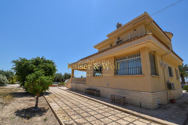 Foto c4a30235-291e-473d-96b5-81ba6aee5e32. Casa amb calefacció piscina a Las Bayas Elche / Elx