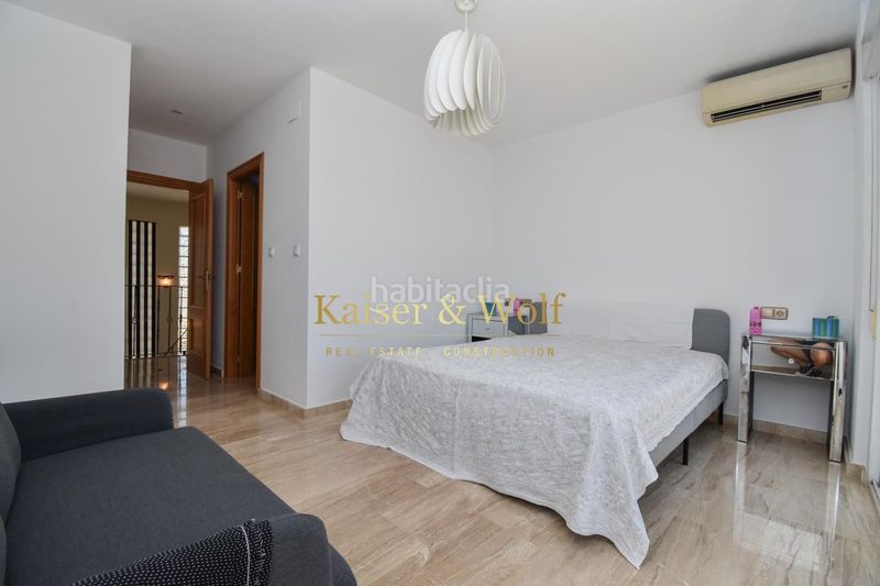 Foto e7bf4052-57f7-4305-8625-75424a7ecb1c. Casa amb calefacció piscina a Las Bayas Elche / Elx
