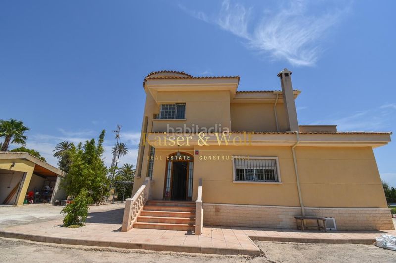 Foto f0d78f92-812d-47a4-9d2c-662bf1c5672c. Casa amb calefacció piscina a Las Bayas Elche / Elx