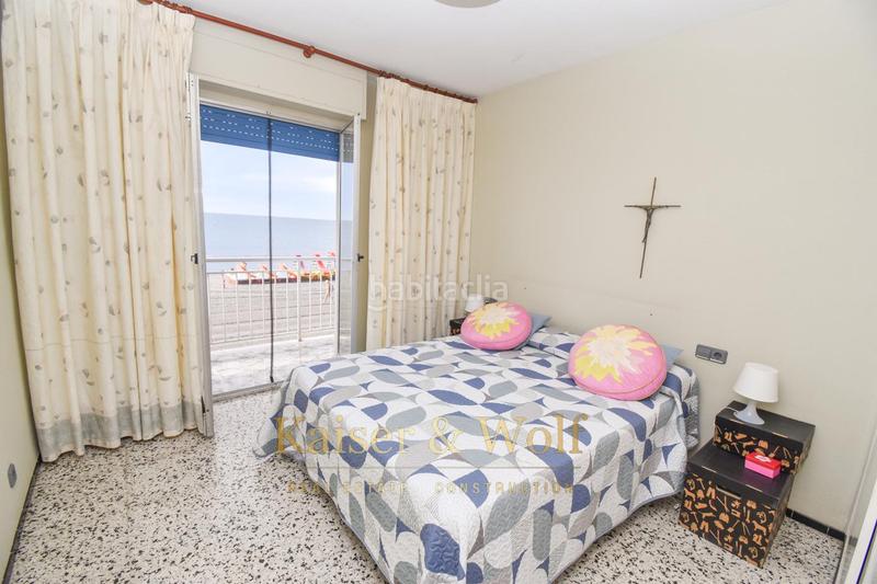 Foto a1f7d3e3-81a7-4574-ab65-c48ae56b5436. Apartamento piso en primera línea con parking en Gran Playa Santa Pola