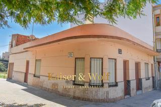 Maison  Caridad. Casa en esquina para reformar en santa pola