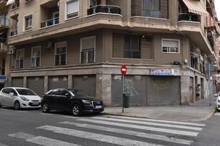 Local commercial  Carrer josep bernad amorós. Local comercial en elche