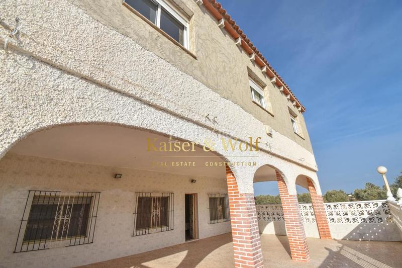 Foto 3e5a6b49-4944-46b7-bd68-094ebf5adeef. Casa amplio chalet con piscina en las bayas en La Foia - Daimés - Asprella Elche / Elx