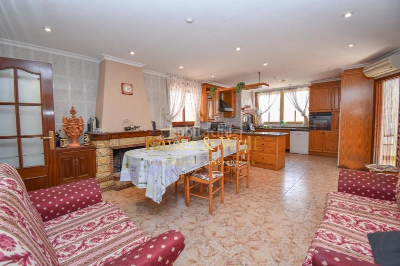 Foto e8b3d1cc-6ec0-4613-b22a-18bc7555ec96. Casa con parcheggio piscina in Crevillente