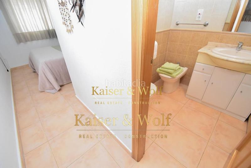 Foto 0e54b5cc-647a-4a61-ab01-9ce64aae05dc. Casa chalet reformado con parcela grande en gran alacant en Santa Pola