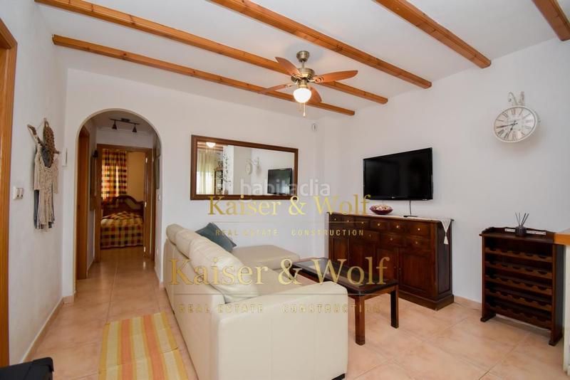 Foto b5575d51-fe16-42e8-ba84-fe9d41b4d28e. Casa chalet reformado con parcela grande en gran alacant en Santa Pola