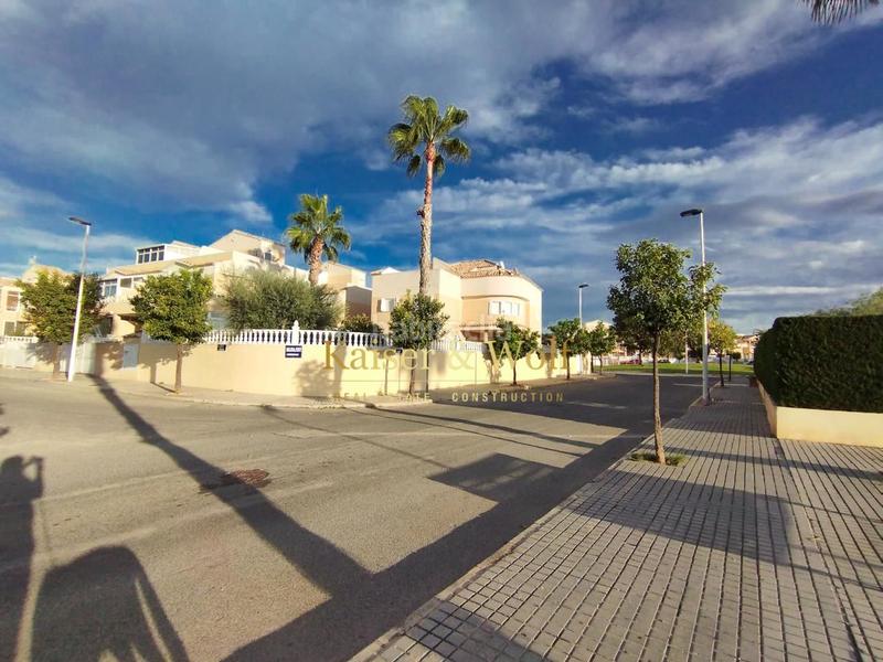 Foto 1948afa6-0da0-491e-9eb8-9797ce71069b. Casa amb aparcament piscina a Zona Carrefour - Urbanizaciones Torrevieja