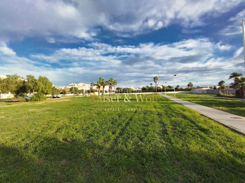 Foto 8bcefa91-59d0-4c2d-a259-fed6a781ea34. Casa amb aparcament piscina a Zona Carrefour - Urbanizaciones Torrevieja