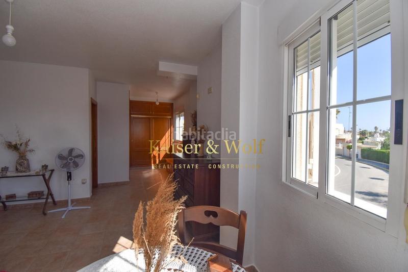 Foto b8932e8f-673f-4e8b-8aa4-43f044784712. Casa amb aparcament piscina a Zona Carrefour - Urbanizaciones Torrevieja