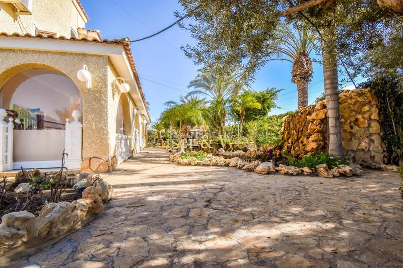 Foto 29c5cda4-ac23-4232-a47d-98f24e8b1bee. Casa chalet precioso en carretera de santa pola elche en Elche / Elx