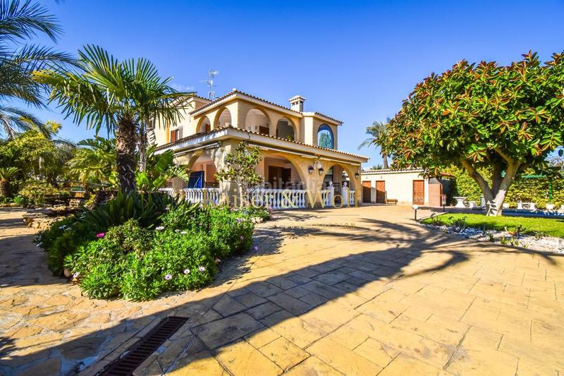 Foto e3d7ffc5-783b-4f2c-9e52-2dcf3a0fec72. Casa chalet precioso en carretera de santa pola elche en Elche / Elx