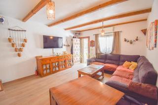 Casa  Carrer misteri d'elx. Bungalow a poco metros de playa tamarit, santa pola