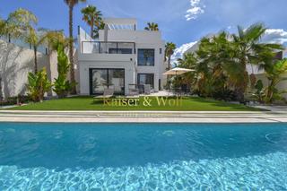 Maison  Paco rabal. Villa de lujo en san fulgencio con piscina privada