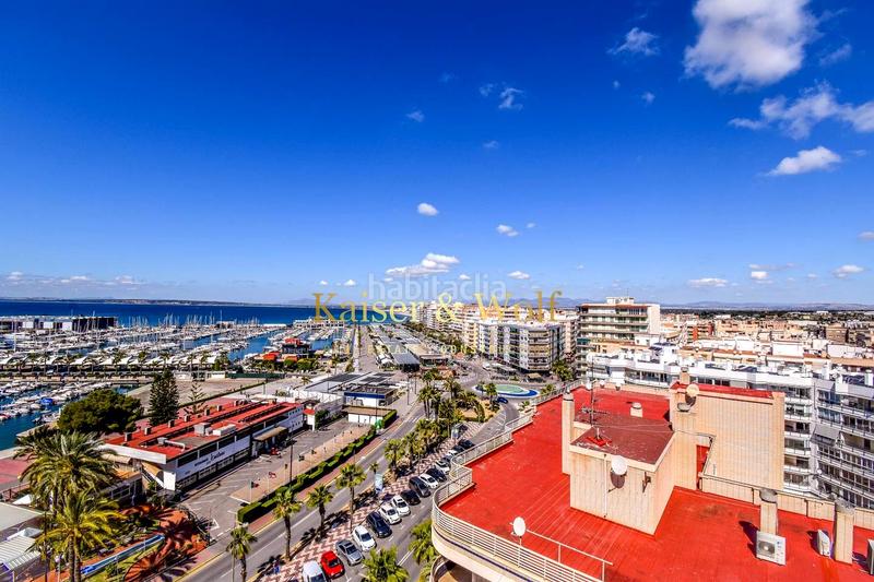 Foto 2fd0e368-ddd3-483d-a5d2-39153c1fd217. Piso ático en primera línea con vistas magníficas en Santa Pola