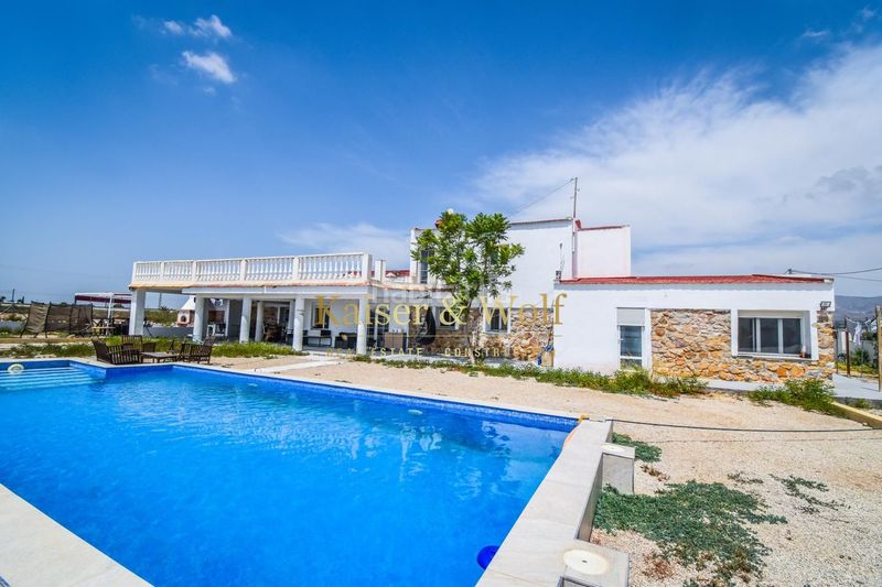 Foto e6731453-ae07-41ae-bd34-b20b04d1d525. Bauernhof mit pool in Crevillente