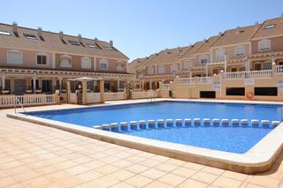 Maison  De portugal. Acogedora casa cerca de la playa con piscina comunitaria y garaj