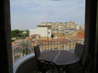 Location Appartement  D'elx. Alquiler de larga estancia  piso amplio con dos terrazas  las ba
