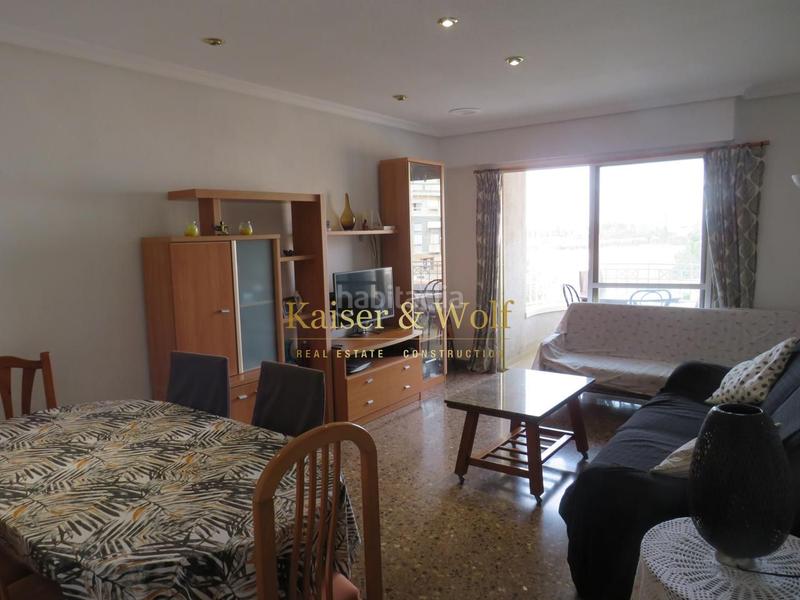 Foto e0bf4360-624f-4de6-b0a7-6e7015e98176. Alquiler piso alquiler de larga estancia piso amplio con dos terrazas Las Bayas, elche en Elche / Elx