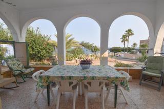 Casa a Calas Santa Pola Este. Casa rústica en primera línea