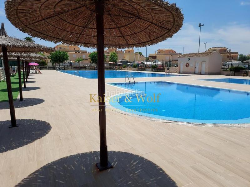 Foto 2297f5d5-4bdf-465a-ae60-ea84cd63dcf6. Casa oportunidad bungalow con piscina en gran alacant en Santa Pola