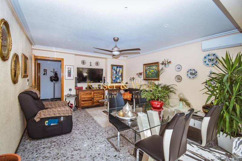 Foto 108bfd22-012e-4fc0-bb48-0f8c4a7a7500. Piso  de categoría con balcón, ascensor y parking en Santa Pola