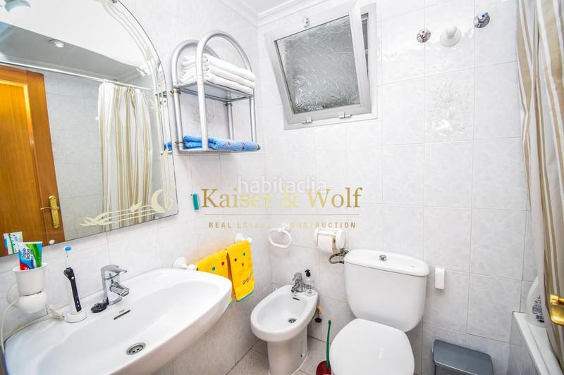 Foto 3ad3a814-38b0-42c5-a431-7c2975f05ef4. Piso  de categoría con balcón, ascensor y parking en Santa Pola