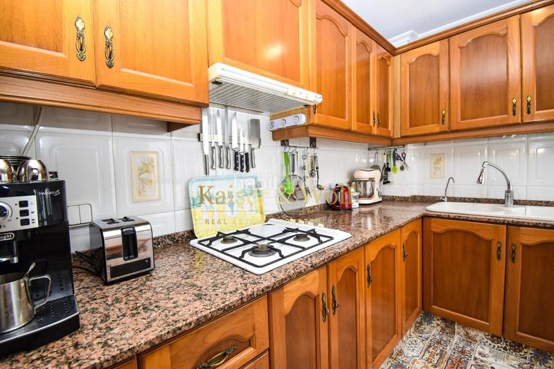 Foto a30bf697-536f-4482-abd3-cbc356e1bae7. Piso  de categoría con balcón, ascensor y parking en Santa Pola