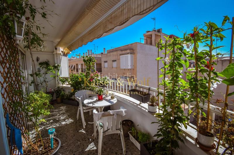 Foto aca3d48c-79b8-4fbd-bfe4-8dc9fe29bbe3. Piso  de categoría con balcón, ascensor y parking en Santa Pola