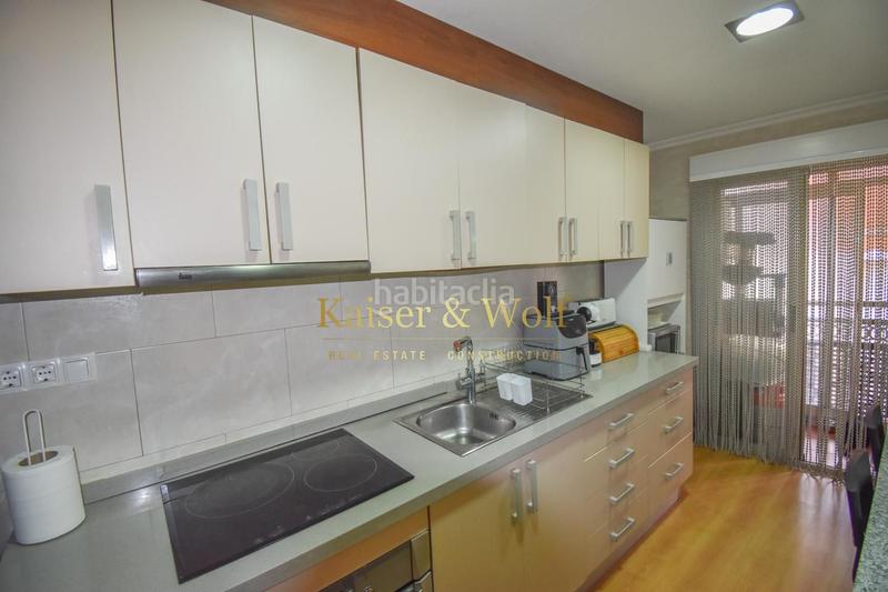 Foto 14b79d6b-b060-4897-9578-b99734d31ff2. Piso  con terraza privada a unos minutos de playa levante en Santa Pola