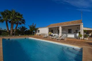 Mas  Partida baya baja. Chalet reformado con piscina en las bayas