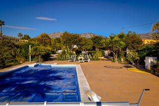 Casa  Partida lomas gp. 2 161. Chalet con casas de invitados piscinas y gran parcela en albater