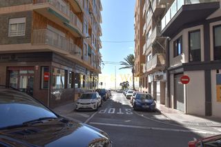 Business premise  Avenida santiago bernabéu. Local en zona santiago bernabeu con vistas al mar