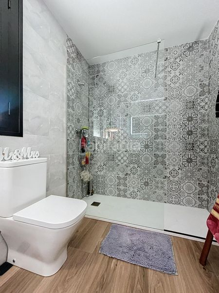Foto 9da4ea0b-7e61-47bc-9646-3d1284f1f6b3. Casa aparellada amb calefacció aparcament piscina a Vegas del Genil