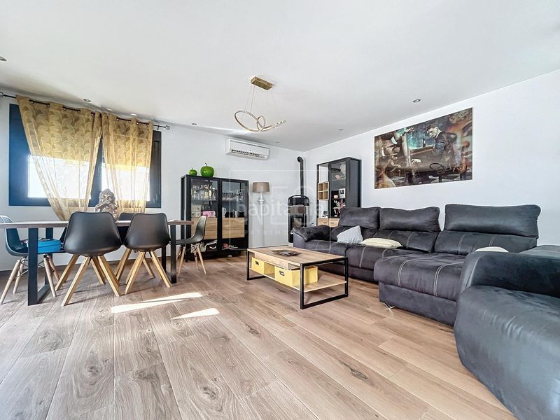 Foto b6a4d92f-507b-4da8-ac3f-2f8a9c2d0cb5. Casa aparellada amb calefacció aparcament piscina a Vegas del Genil