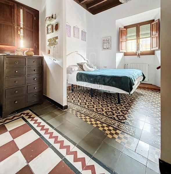 Foto e6e5610d-558b-4c91-bb96-321f74aa3f44. Casa adosada adosado en calle larga, en Santa Fe