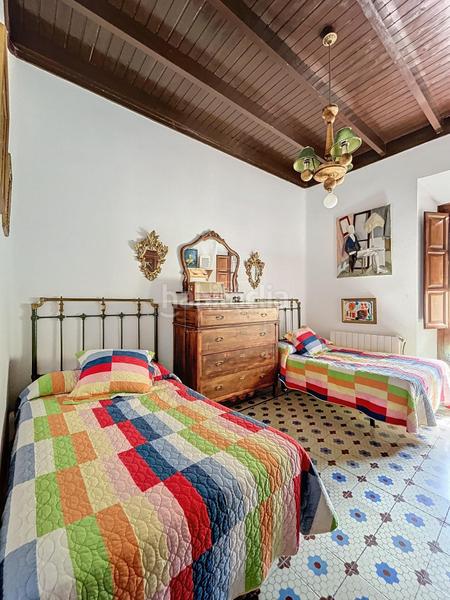 Foto fcb6ee40-b8fb-41fd-b589-af80f0c500eb. Casa adosada adosado en calle larga, en Santa Fe