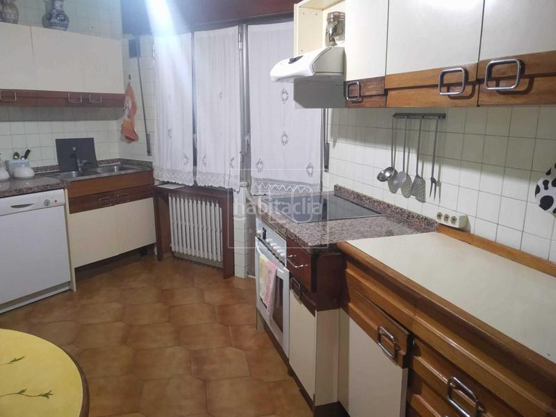 Foto a96b3641-aec0-4a54-b00f-e5141f85444b. Piso  en calle dr alfredo martinez, en Plaza de América Oviedo