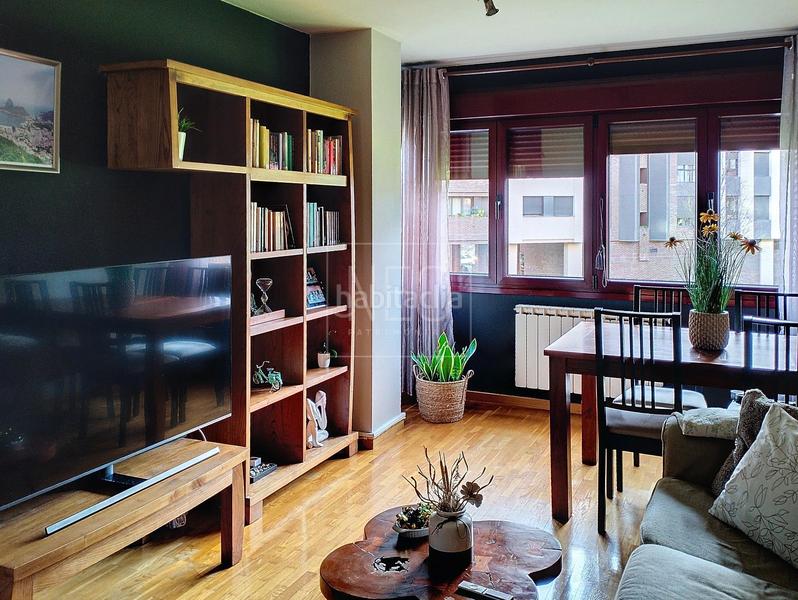 Foto 0a17851b-294e-4345-8eb8-6e30cdc8664d. Planta baixa amb calefacció aparcament a Santo Domingo - El Campillín Oviedo